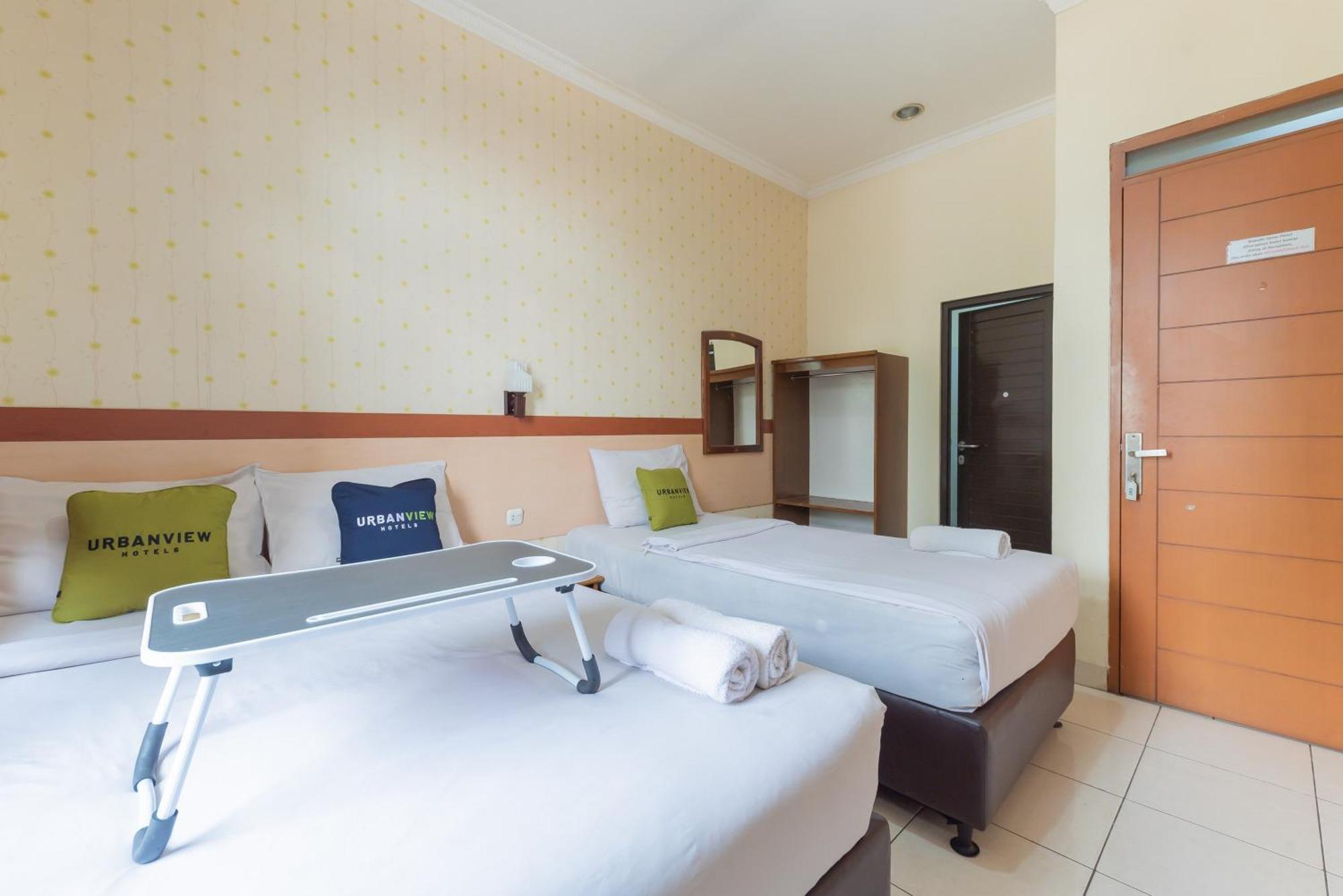 Urbanview Hotel Sakura Bandung Exterior photo