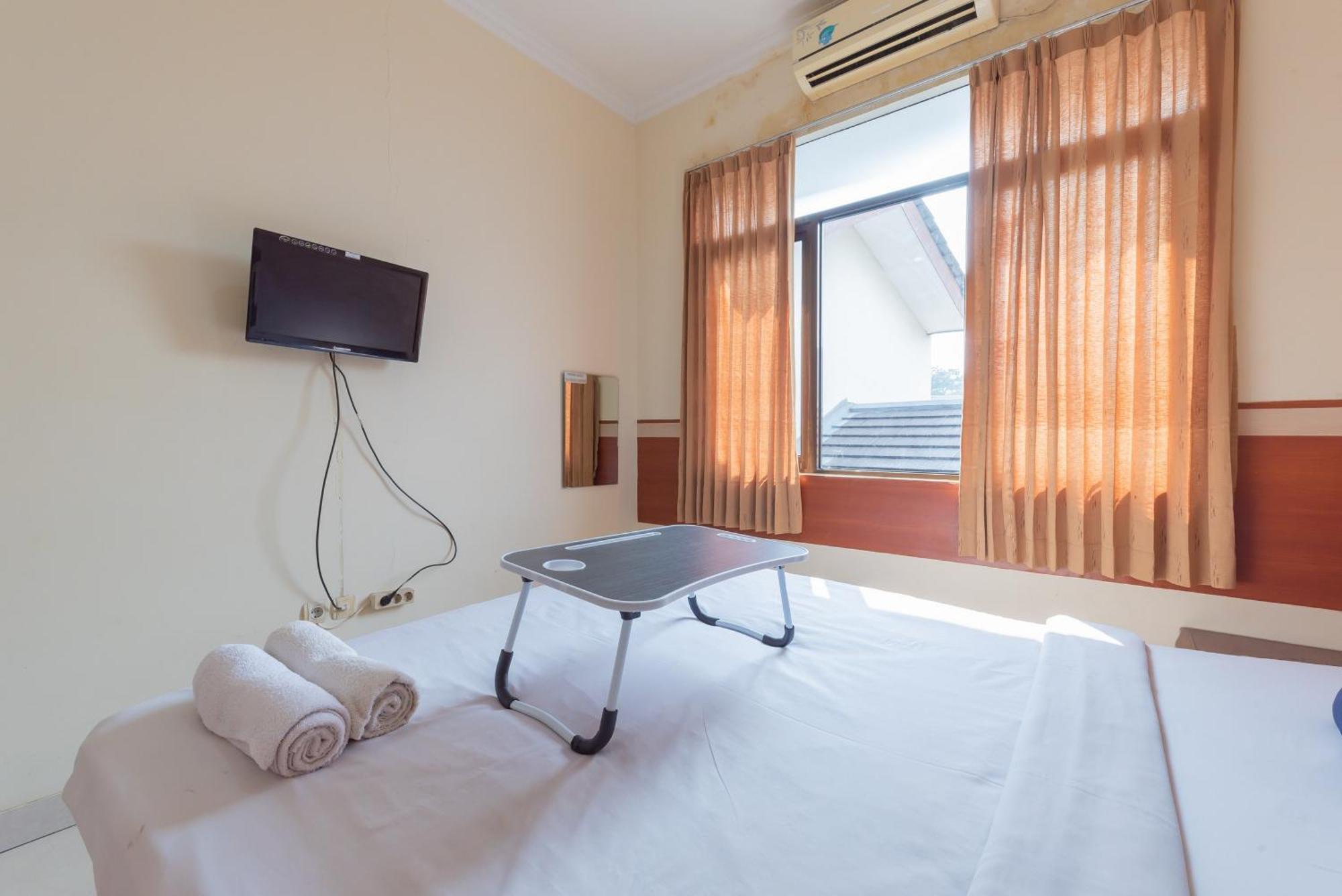 Urbanview Hotel Sakura Bandung Exterior photo