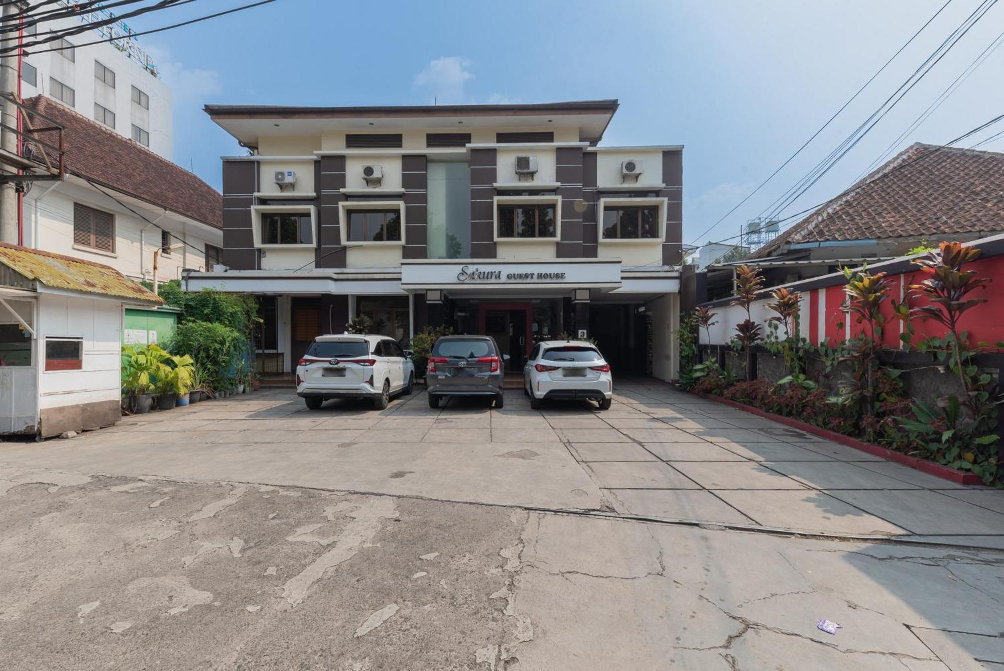Urbanview Hotel Sakura Bandung Exterior photo