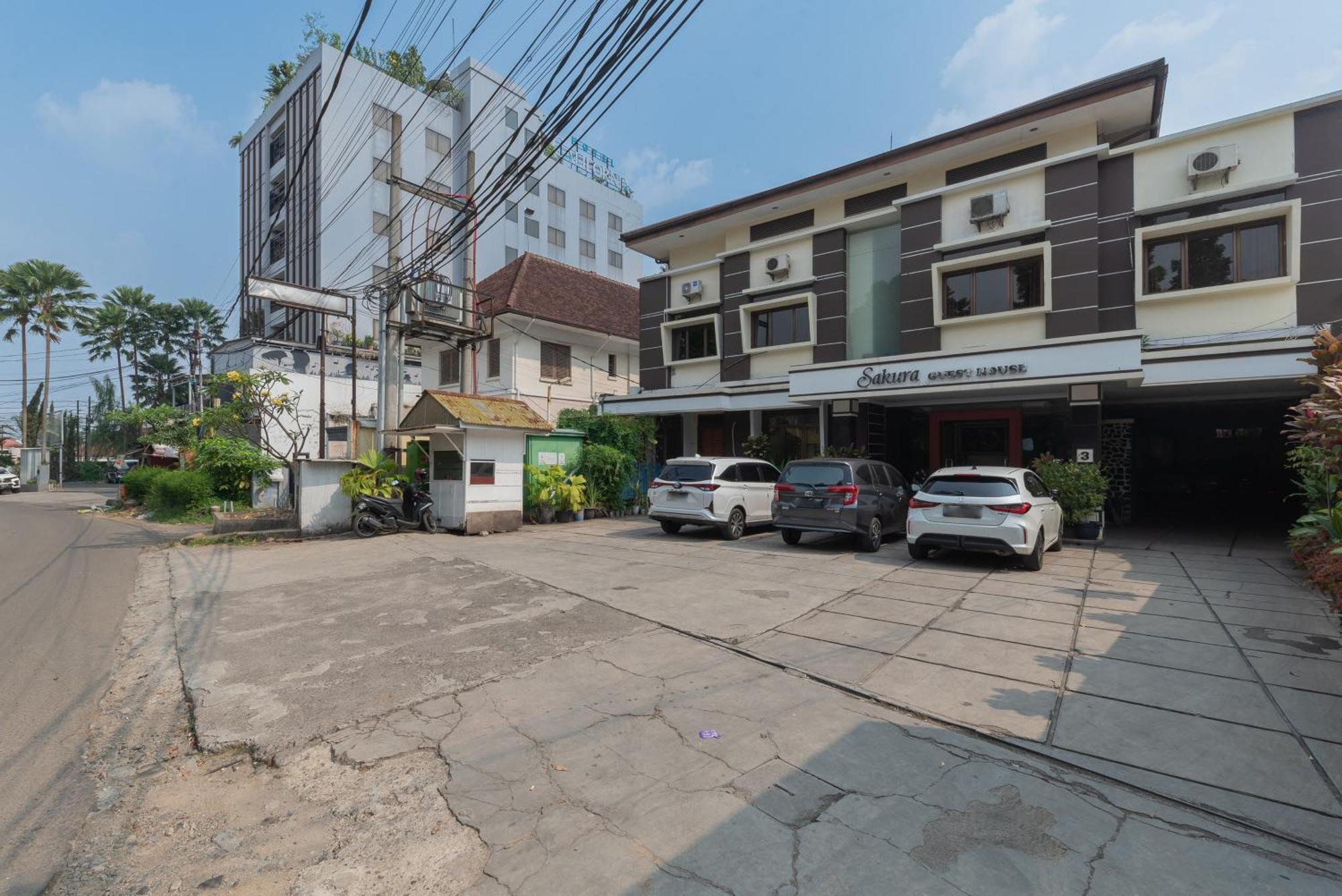 Urbanview Hotel Sakura Bandung Exterior photo