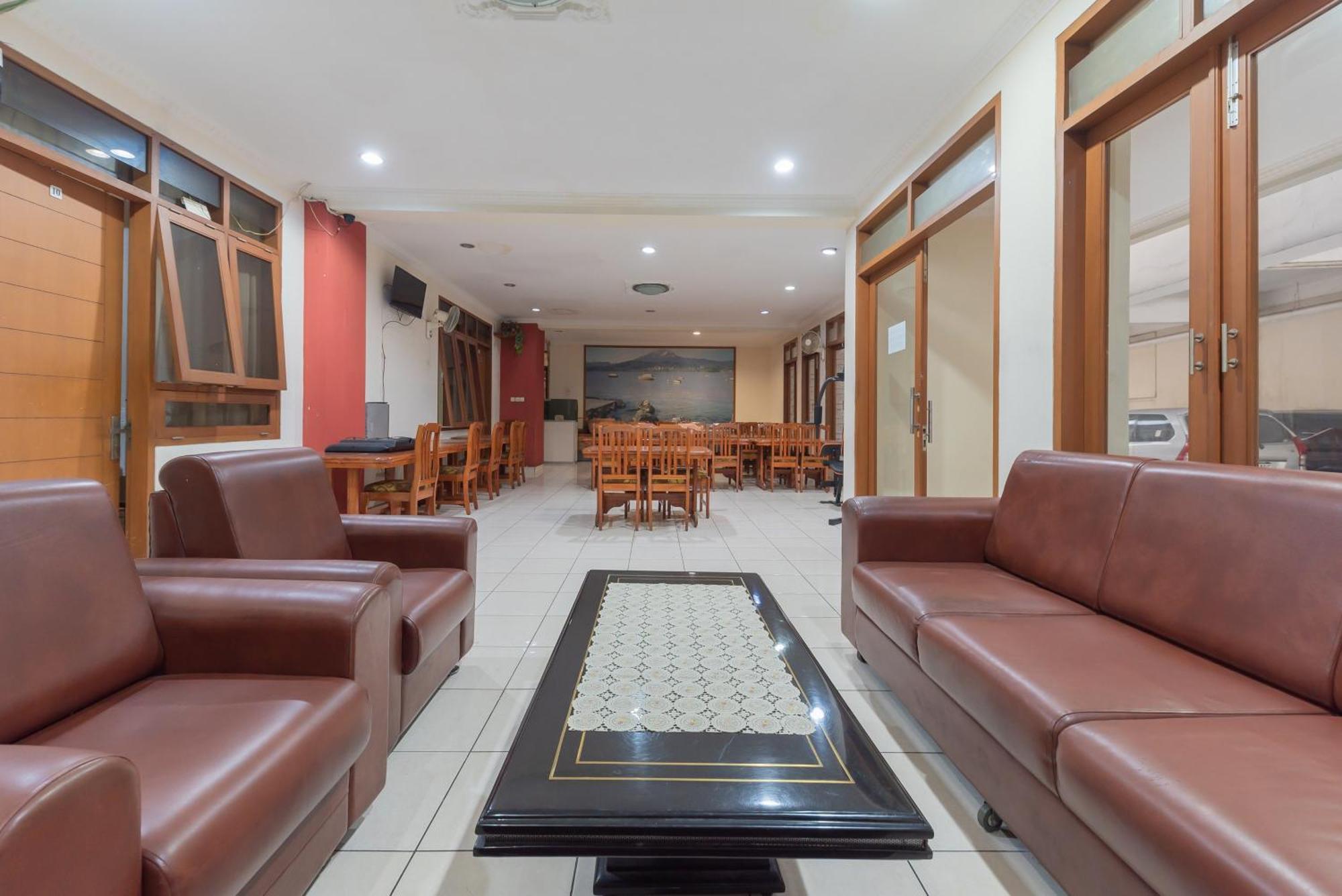 Urbanview Hotel Sakura Bandung Exterior photo