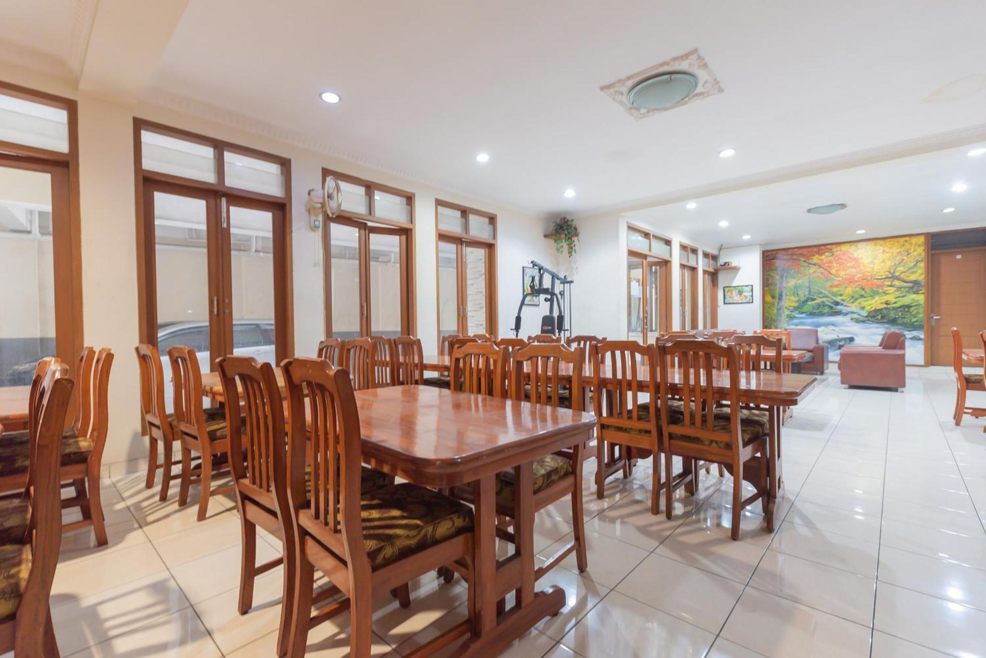 Urbanview Hotel Sakura Bandung Exterior photo