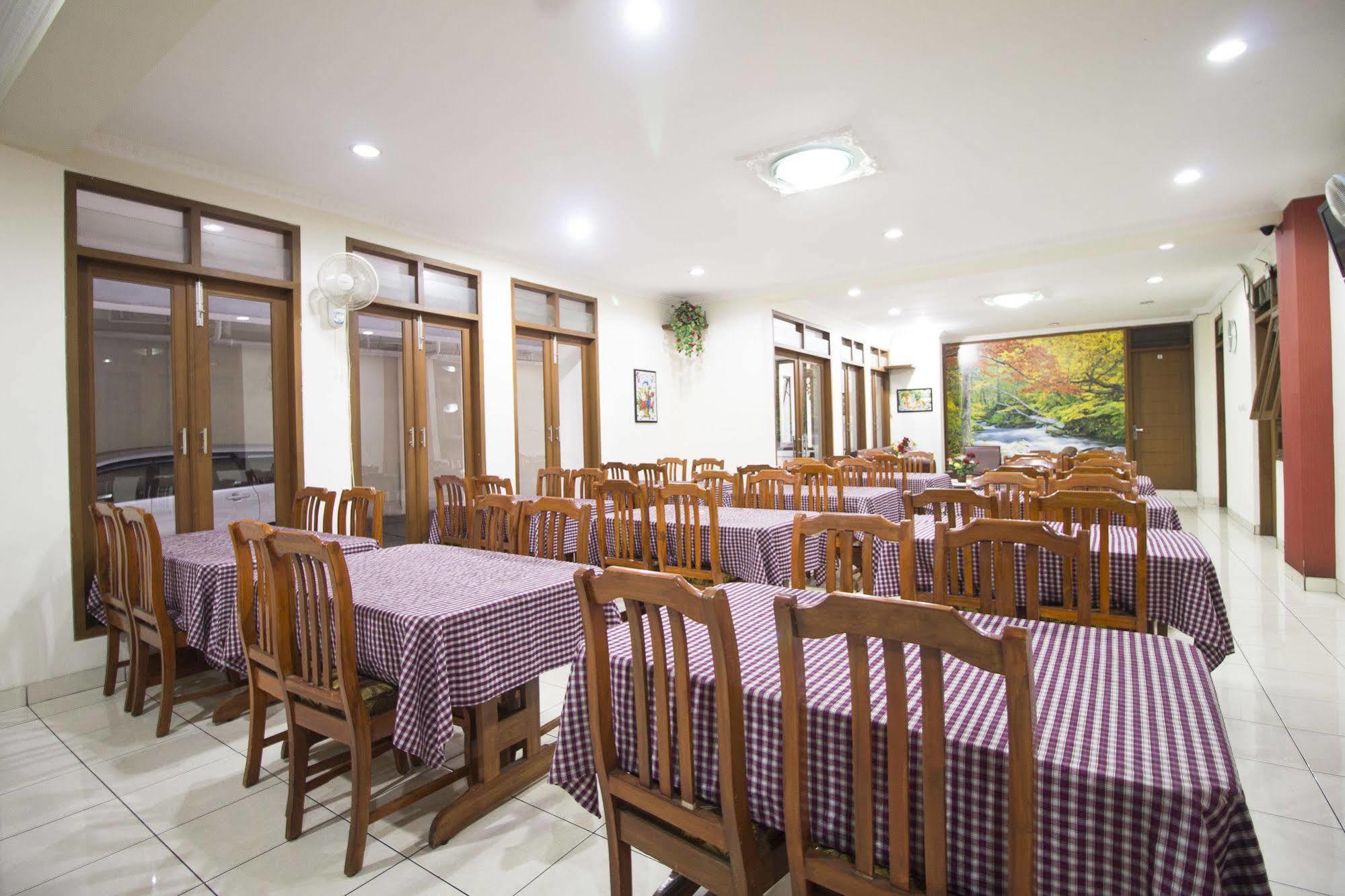 Urbanview Hotel Sakura Bandung Exterior photo