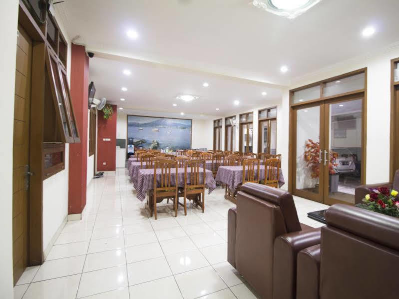 Urbanview Hotel Sakura Bandung Exterior photo
