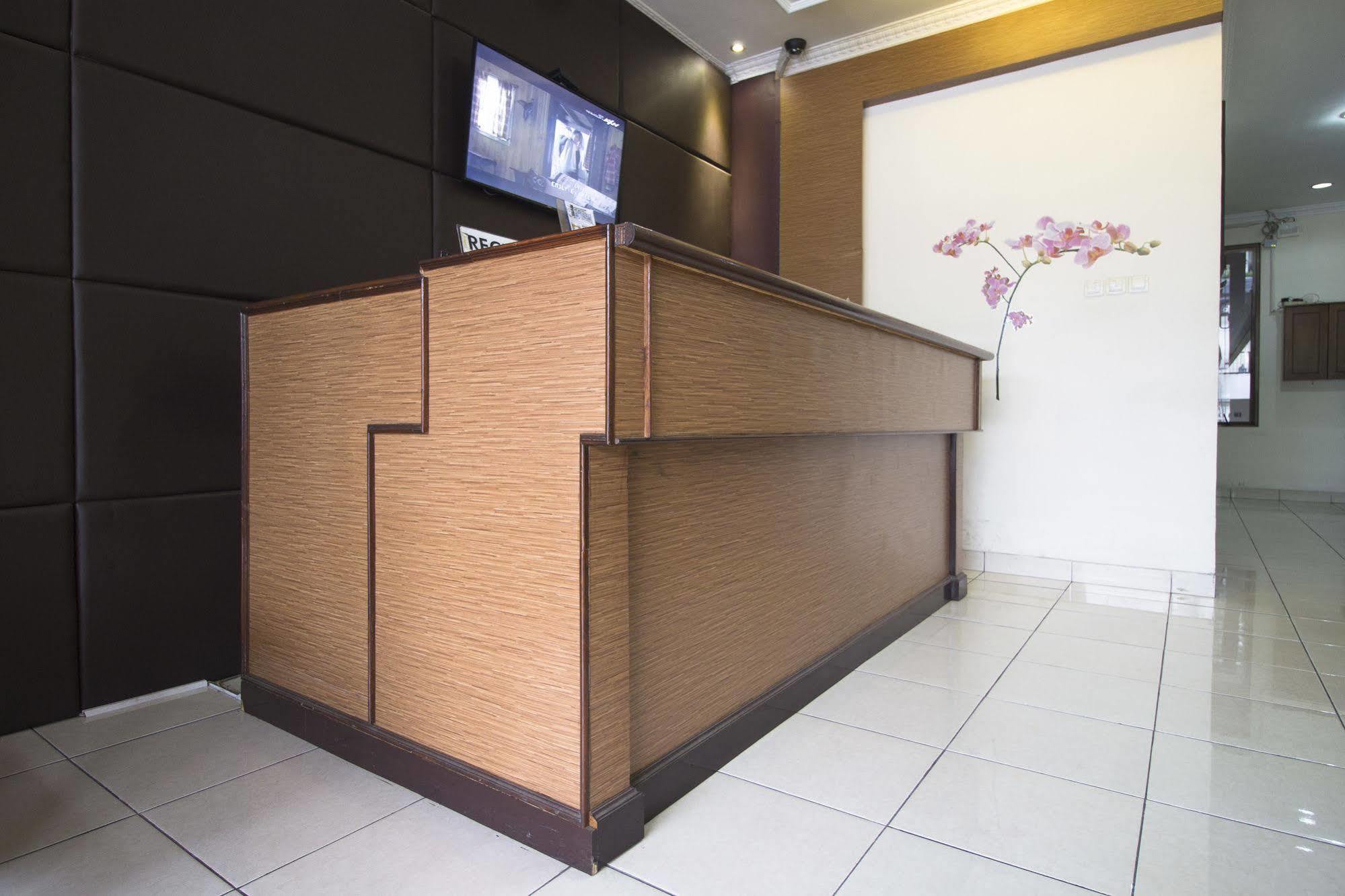 Urbanview Hotel Sakura Bandung Exterior photo