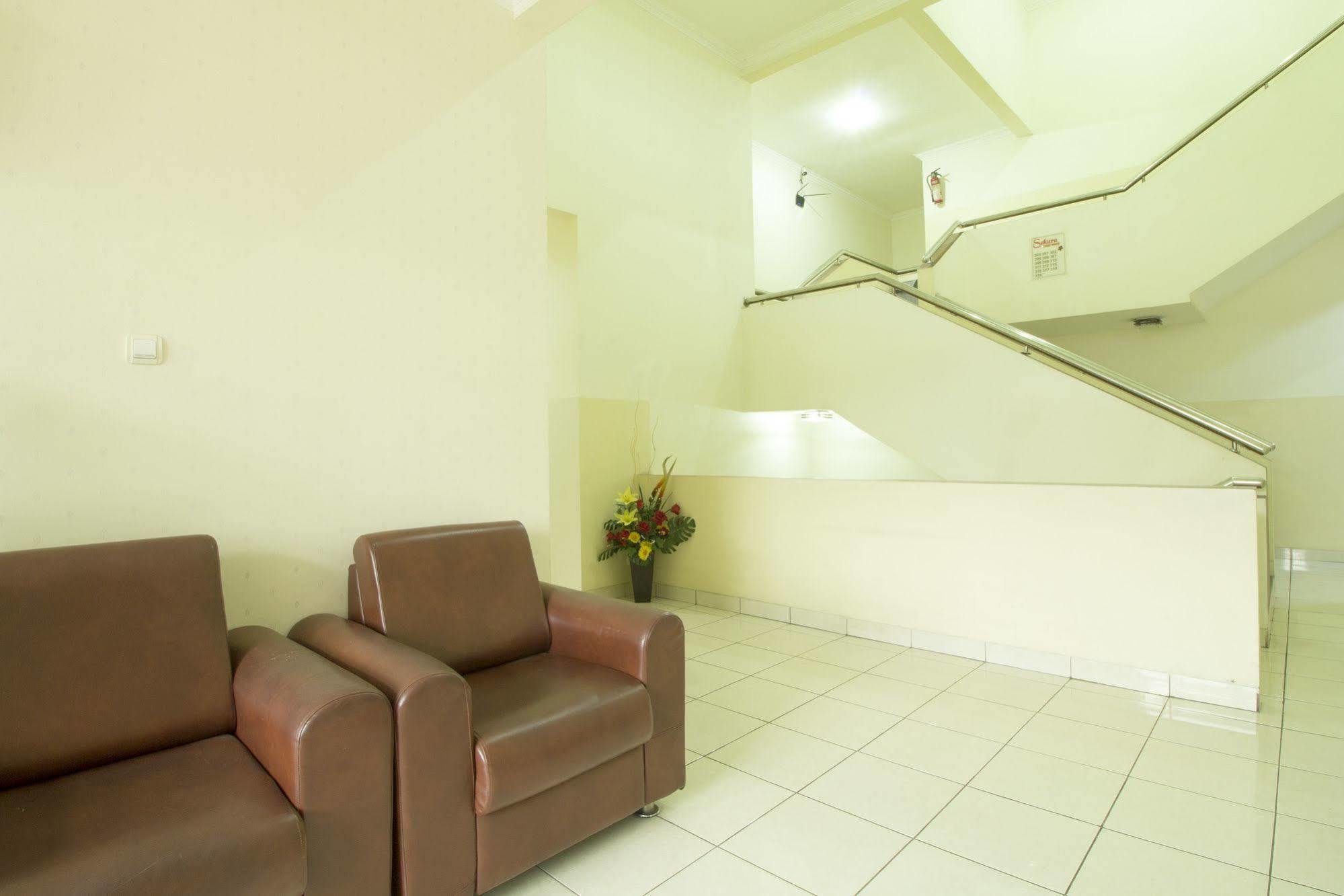 Urbanview Hotel Sakura Bandung Exterior photo