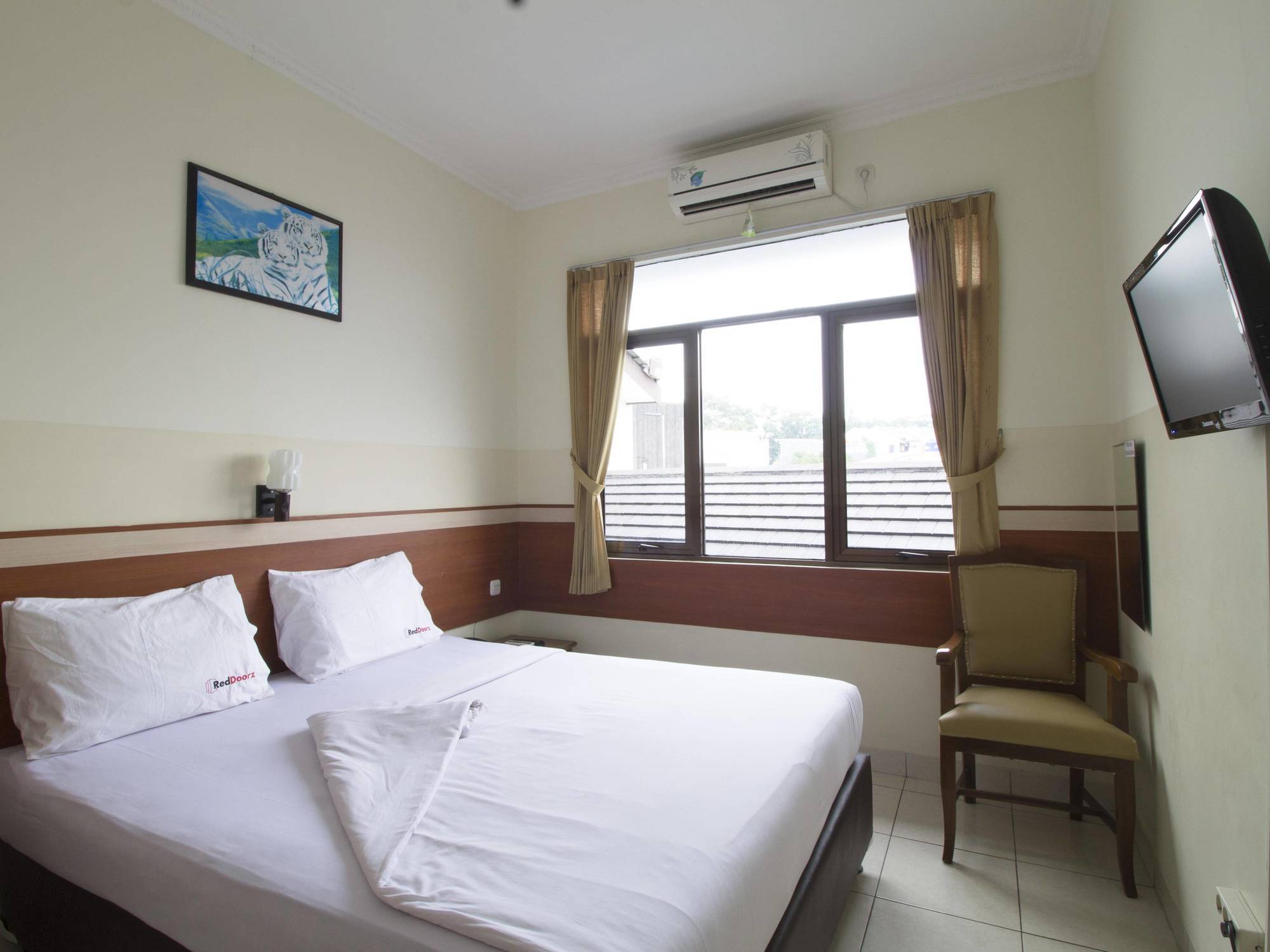 Urbanview Hotel Sakura Bandung Exterior photo